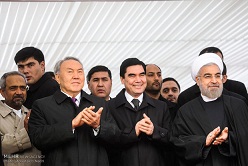 روسای جمهوری ایران، ترکمنستان و قزاقستان، پیچ یکی از ریل ها سفت شد.